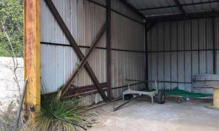 Réhabilitation et rénovation complète d'un vieil hangar avec fabrication d'une ossature bois à Alès et ses alentours